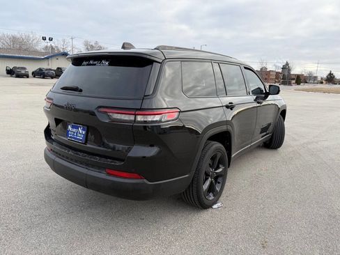 Used 2022 Jeep Grand Cherokee L Laredo image 4