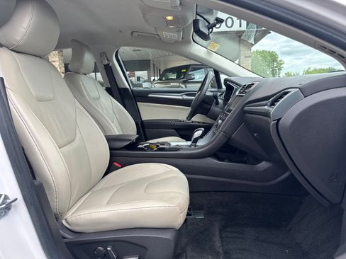 Used 2015 Ford Fusion Titanium FWD image 28