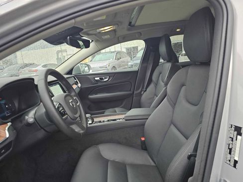 Certified 2025 Volvo V60 B5 Cross Country Plus AWD/4WD image 24