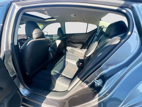 Used 2023 Nissan Altima 2.5 SR w/ SR Premium Package image 26