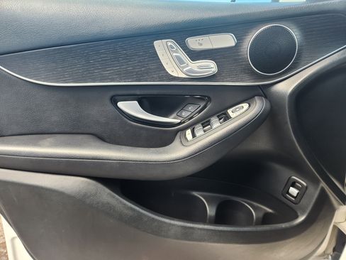 Used 2021 Mercedes-Benz GLC 300 4MATIC image 6