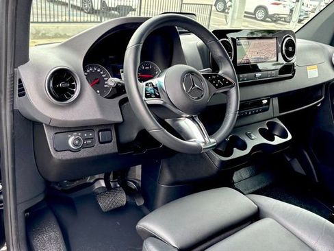 Used 2025 Mercedes-Benz Sprinter 3500 image 19