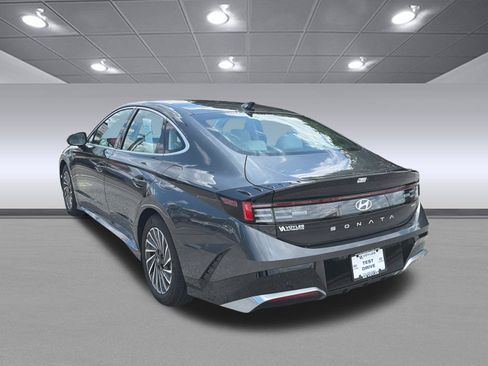 Used 2025 Hyundai Sonata SEL FWD image 9