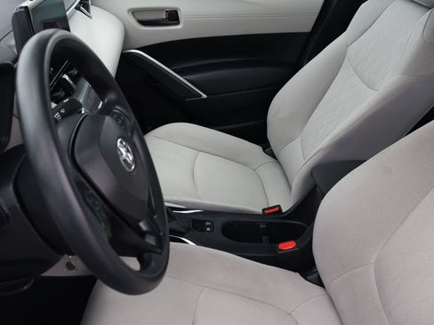 Used 2024 Toyota Corolla Cross L AWD/4WD image 14