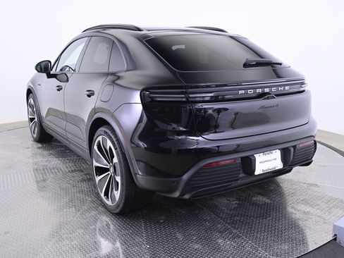 Used 2025 Porsche Macan 4 Electric AWD/4WD image 3