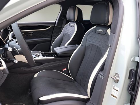 New 2025 Bentley Flying Spur Plug-In Hybrid image 14