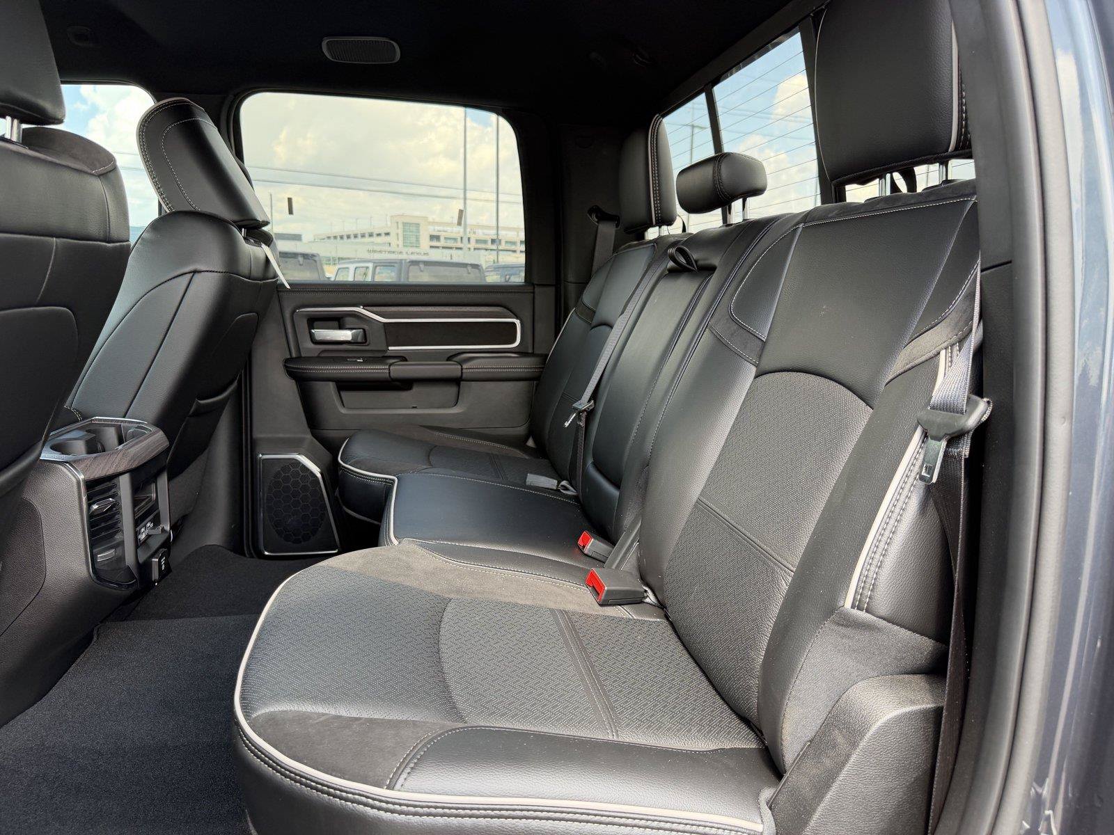 Used 2025 RAM 2500 Laramie AWD/4WD image 18