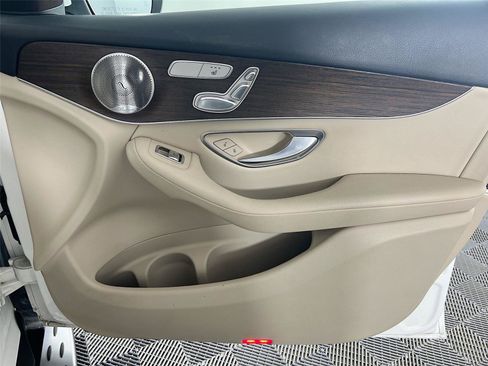 Certified 2020 Mercedes-Benz GLC 300 4MATIC image 30