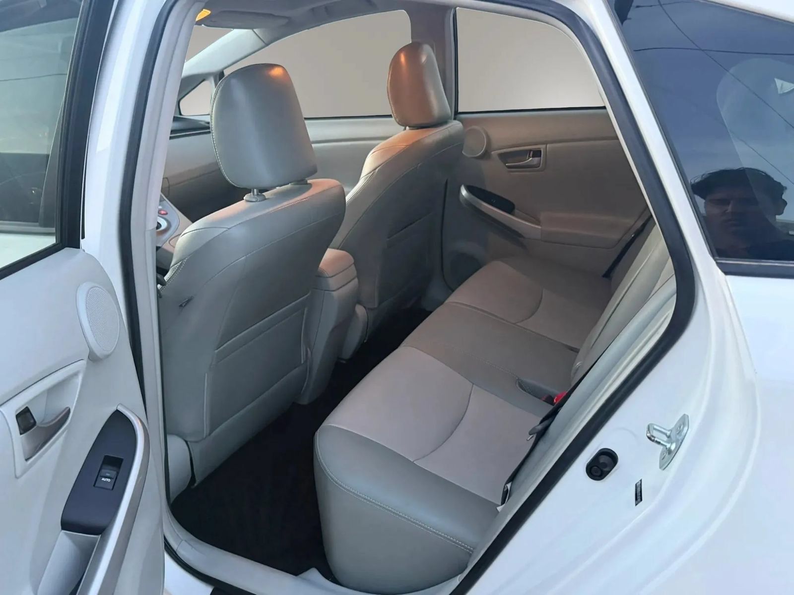 Used 2012 Toyota Prius Four w/ Deluxe Solar Roof Pkg FWD image 15
