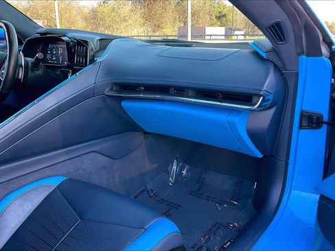 Used 2020 Chevrolet Corvette 3LT w/ 3LT Preferred Equipment Group image 17