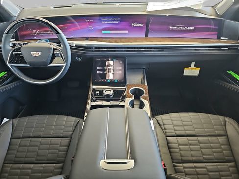 New 2026 Cadillac Escalade Platinum Sport w/ LPO, ONYX Package AWD/4WD image 9