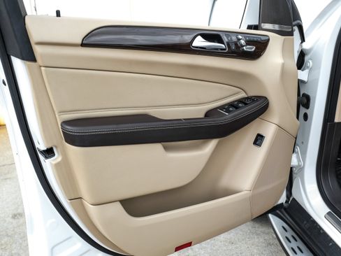Used 2018 Mercedes-Benz GLE 350 w/ Premium 1 Package image 39