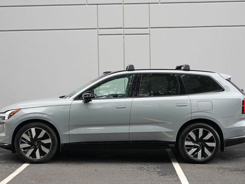 Used 2025 Volvo EX90 Ultra AWD/4WD image 50