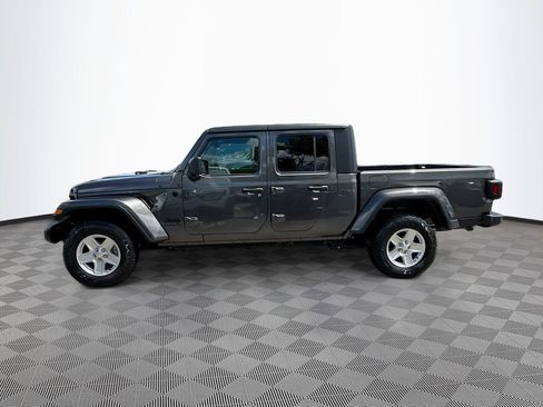 Used 2022 Jeep Gladiator Sport image 9