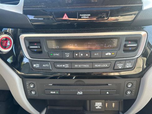 Used 2018 Honda Pilot Elite image 20