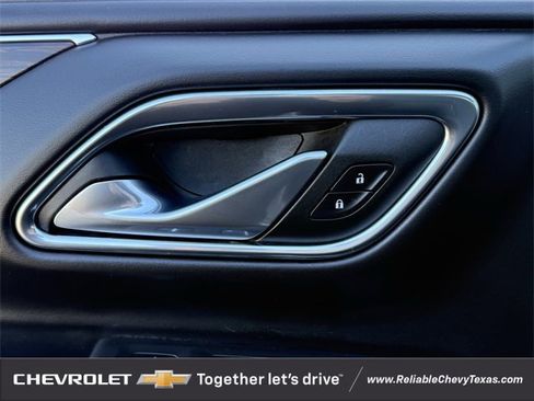 Used 2023 Chevrolet Suburban Premier image 25