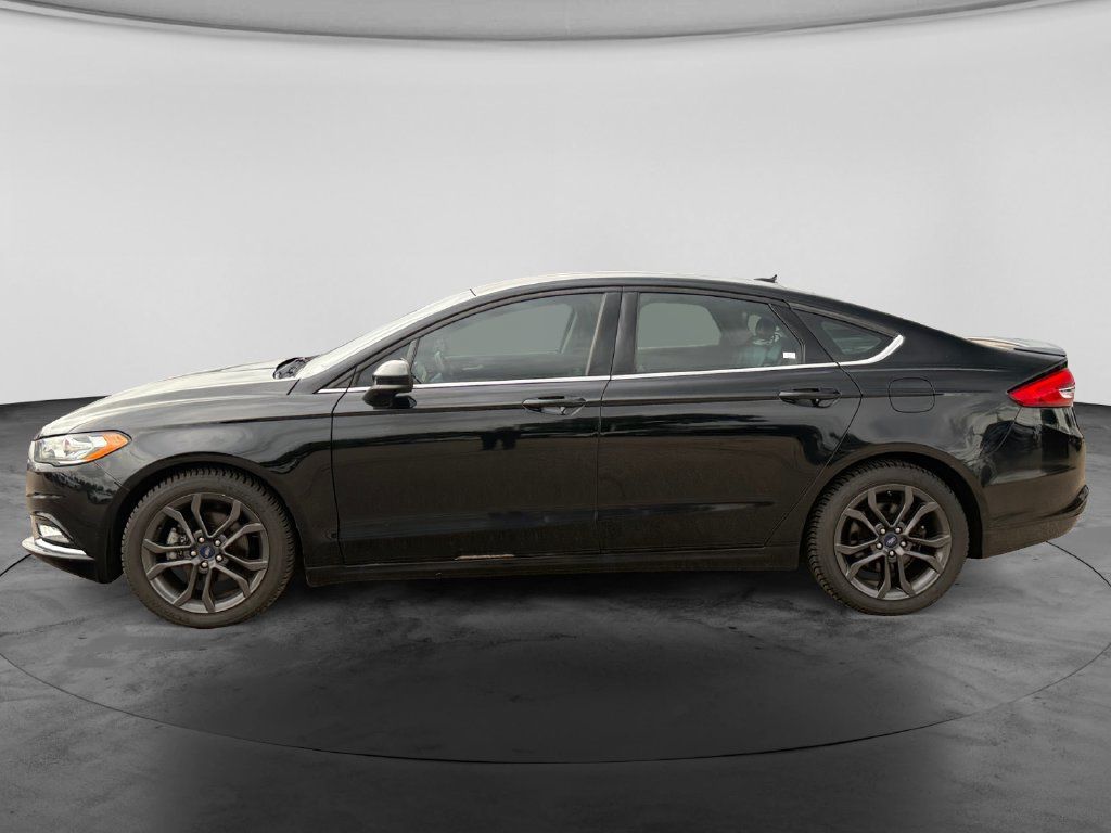 Used 2018 Ford Fusion SE w/ Equipment Group 201A FWD image 4