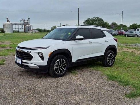 Certified 2024 Chevrolet TrailBlazer LT w/ Driver Confidence Package AWD/4WD image 4