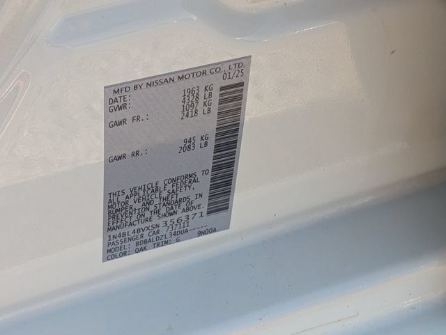 Used 2025 Nissan Altima 2.5 S FWD image 28