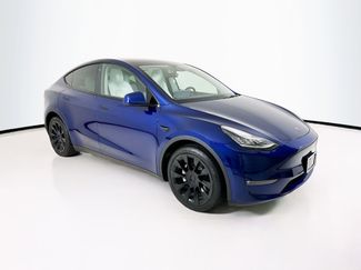 Used 2022 Tesla Model Y Long Range video 1