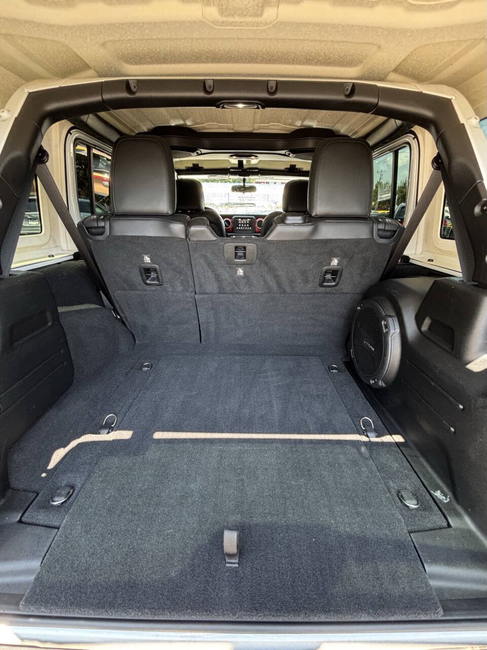 Used 2018 Jeep Wrangler Unlimited Rubicon AWD/4WD image 15