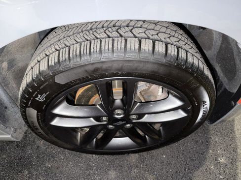 Used 2019 Dodge Charger SXT w/ Blacktop Package image 12