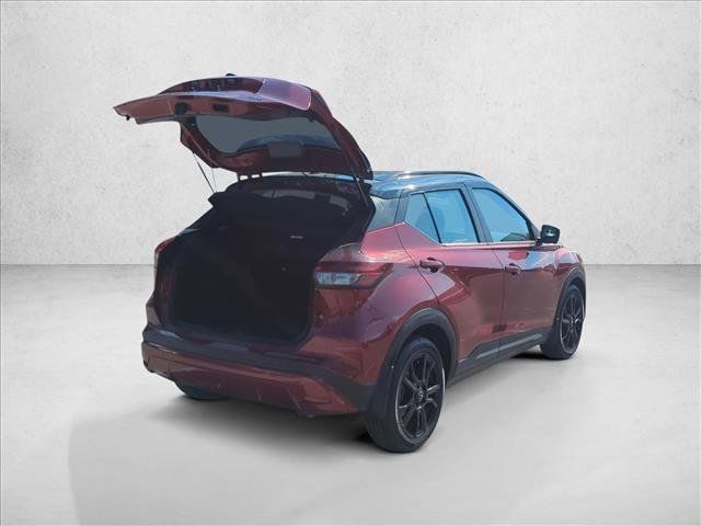 Used 2023 Nissan Kicks SR w/ SR Premium Package FWD image 8