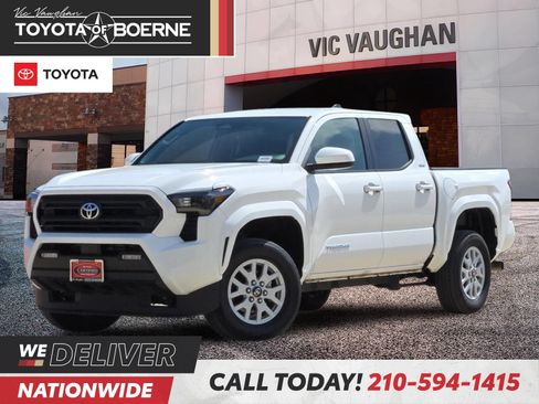 Certified 2025 Toyota Tacoma SR5 AWD/4WD image 1