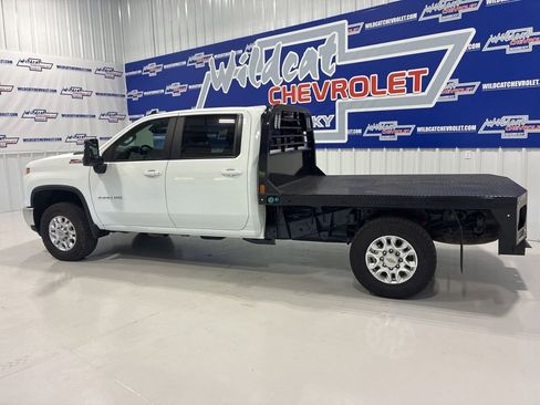 Used 2024 Chevrolet Silverado 3500 LT w/ Safety Package AWD/4WD image 3