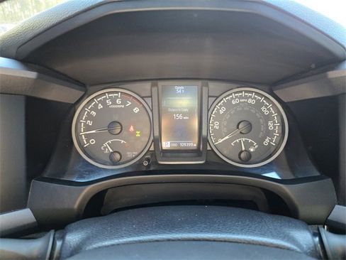 Used 2016 Toyota Tacoma TRD Off-Road image 24