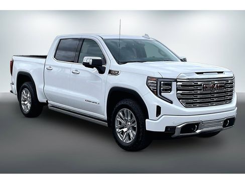 Used 2023 GMC Sierra 1500 Denali w/ Technology Package AWD/4WD image 3