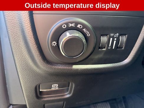 Used 2023 Jeep Grand Cherokee Laredo image 26