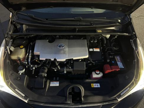 Used 2016 Toyota Prius Four Touring FWD image 15