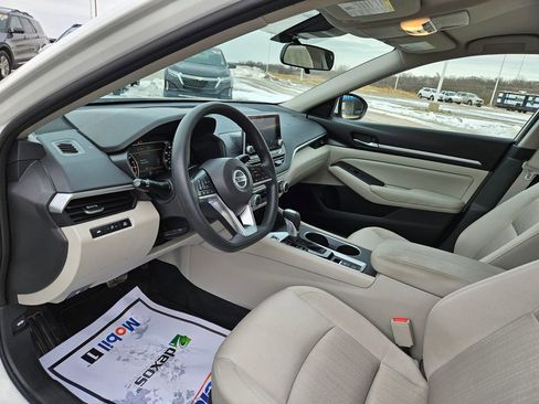 Used 2022 Nissan Altima 2.5 SV image 22