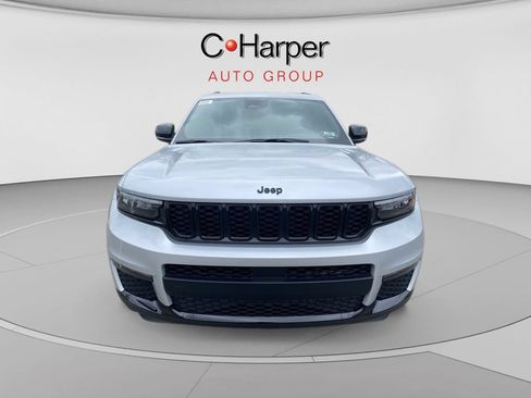 New 2025 Jeep Grand Cherokee L Limited w/ Black Appearance Package AWD/4WD image 8