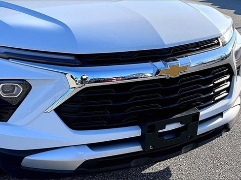 Used 2024 Chevrolet TrailBlazer LT image 32