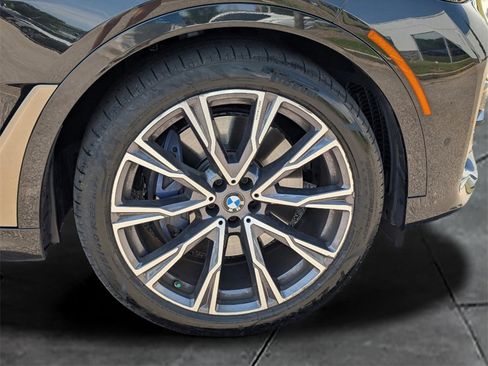 Used 2021 BMW X7 M50i w/ Executive Package image 6
