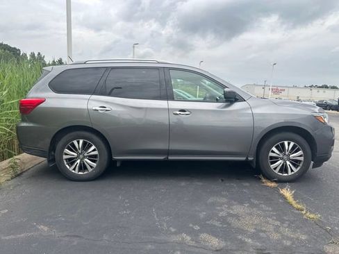 Used 2018 Nissan Pathfinder S AWD/4WD image 6