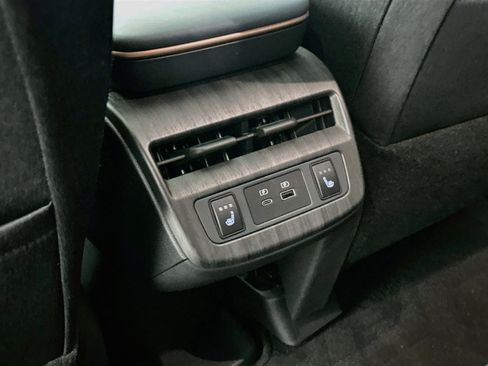 Used 2024 Nissan Ariya AWD image 28