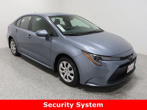 Used 2025 Toyota Corolla LE image 4