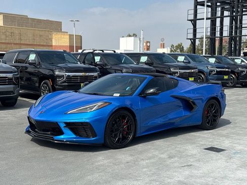 Used 2025 Chevrolet Corvette Stingray Coupe w/ 1LT RWD image 1