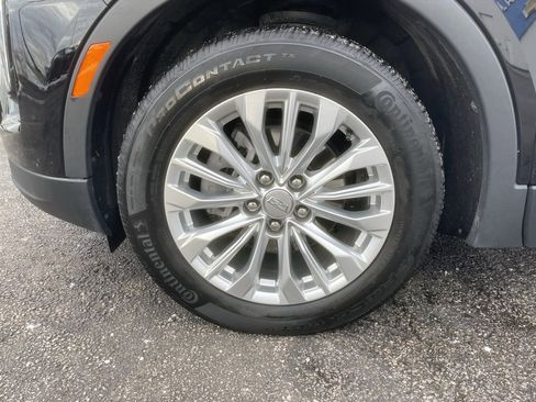 Used 2024 Cadillac XT4 Luxury w/ Cold Weather Package image 32