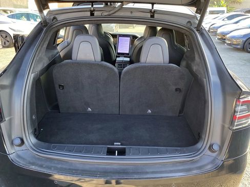 Used 2019 Tesla Model X 75D image 8
