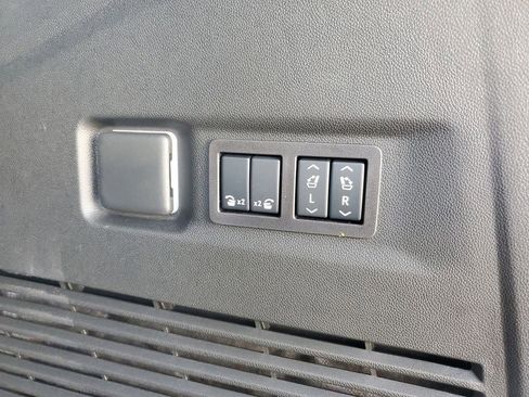 New 2026 GMC Yukon XL Denali w/ Denali Reserve Package image 10