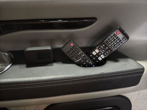 New 2025 GMC Savana 2500 image 28