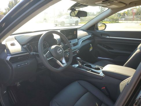 New 2025 Nissan Altima 2.5 SR w/ SR Premium Package image 8