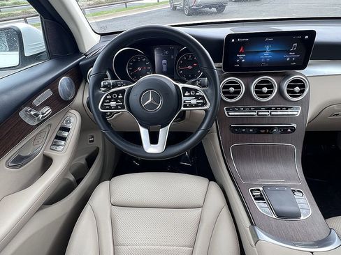 Used 2020 Mercedes-Benz GLC 300 4MATIC image 11