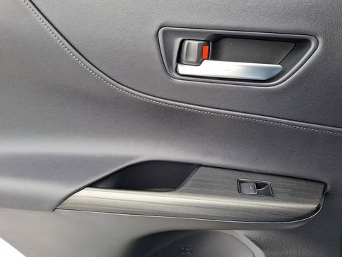 Used 2024 Toyota Venza Limited image 13