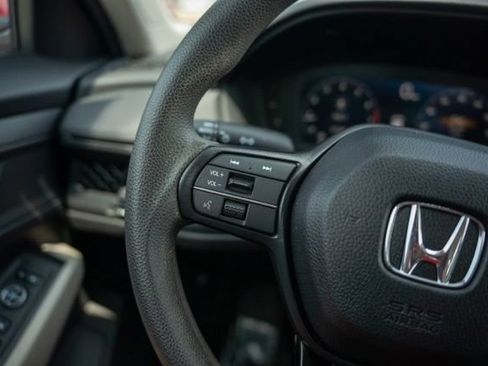 Used 2025 Honda Accord LX image 19