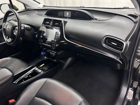 Used 2020 Toyota Prius XLE image 18